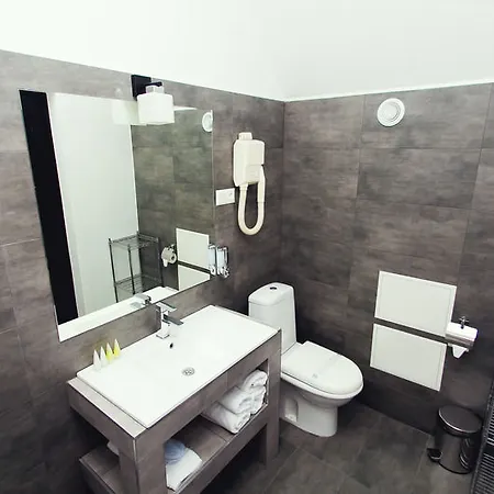 Shadow Boutique & 4* Chişinău