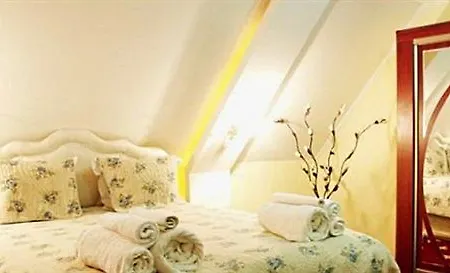 Hotel Shadow Boutique & 4*